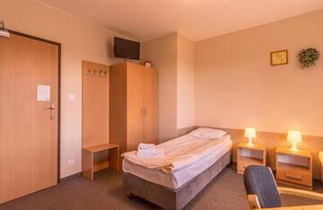 Фото номера Стандартный четырехместный номер Гостевой дом Granada Pensjonat &amp; SPA г. Душники-Здруй 18