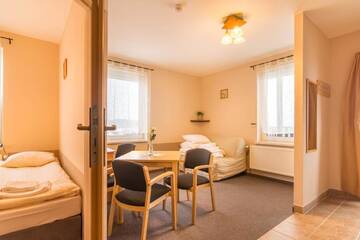 Фото номера Апартаменты-студио Гостевой дом Granada Pensjonat &amp; SPA г. Душники-Здруй 8