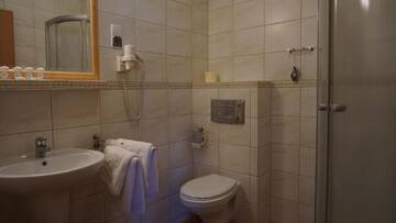 Фото номера Двухместный номер с 2 отдельными кроватями Отель Hotel SONATA г. Душники-Здруй 8