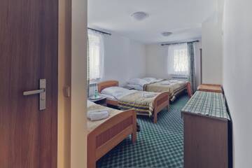 Фото номера Четырехместный номер с ванной комнатой Отели типа «постель и завтрак» Pensjonat Limba г. Душники-Здруй 5